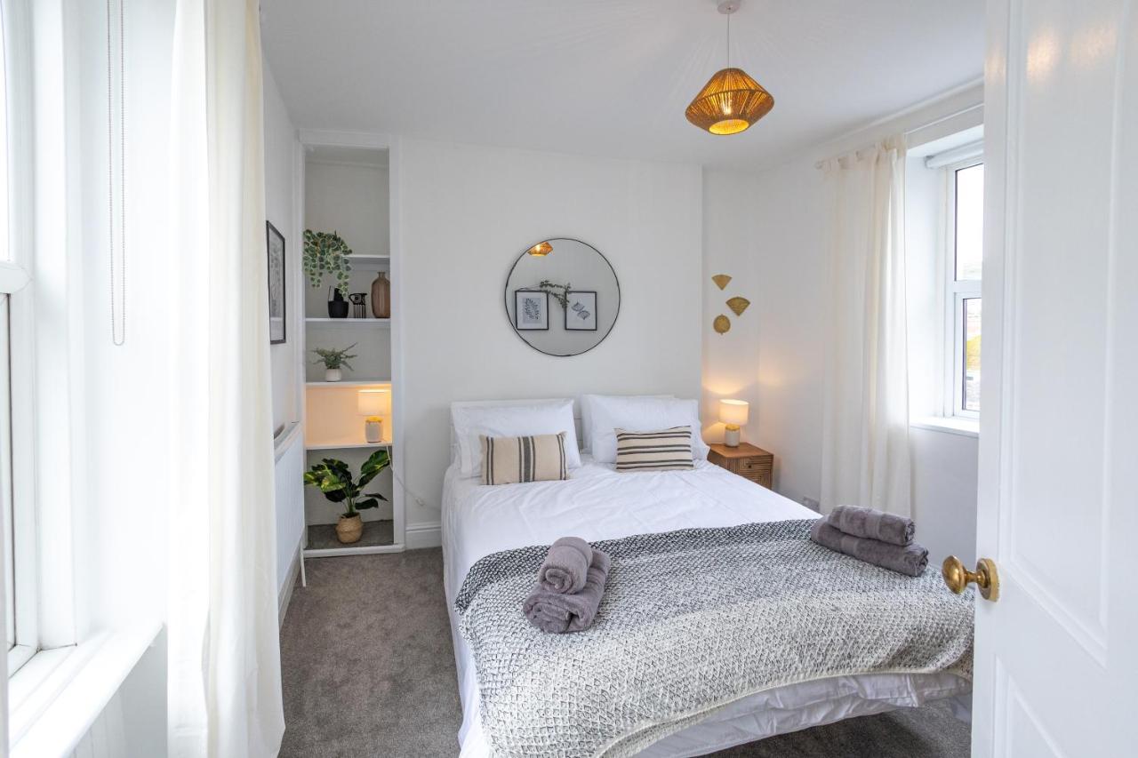Bright & Beautiful 4 Bedroom House With Sea Views Portland Extérieur photo