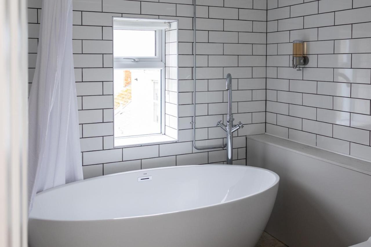 Bright & Beautiful 4 Bedroom House With Sea Views Portland Extérieur photo