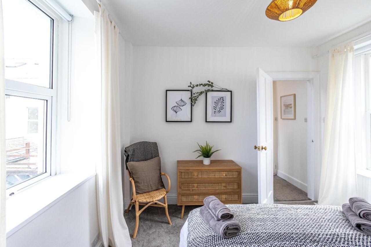 Bright & Beautiful 4 Bedroom House With Sea Views Portland Extérieur photo