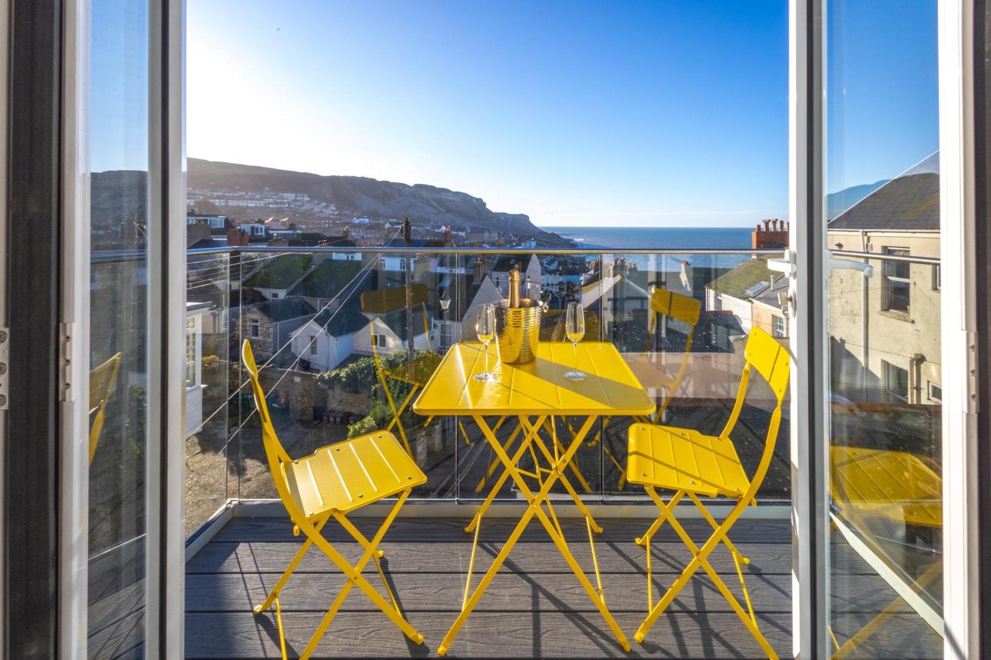 Bright & Beautiful 4 Bedroom House With Sea Views Portland Extérieur photo