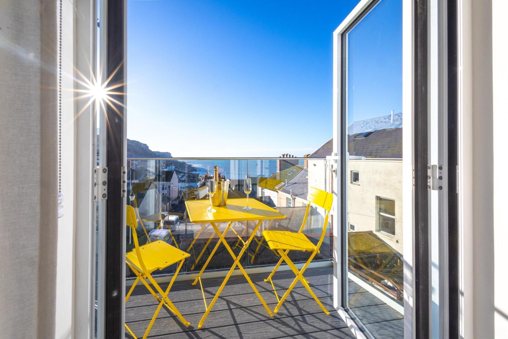 Bright & Beautiful 4 Bedroom House With Sea Views Portland Extérieur photo